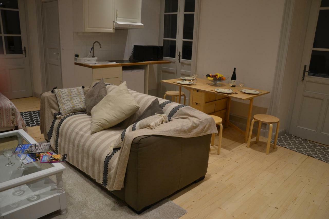 Sur La Colline Apartment Лион Екстериор снимка