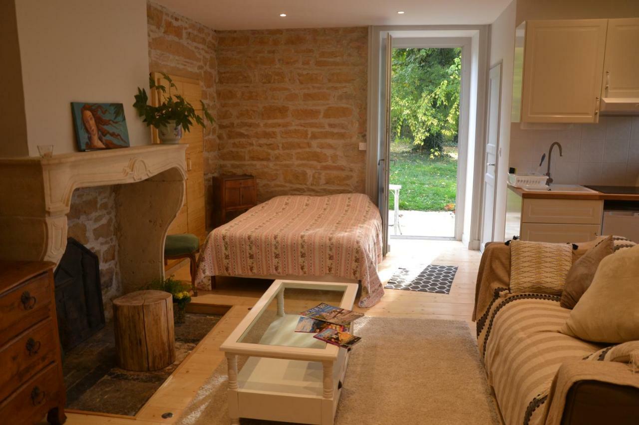 Sur La Colline Apartment Лион Екстериор снимка