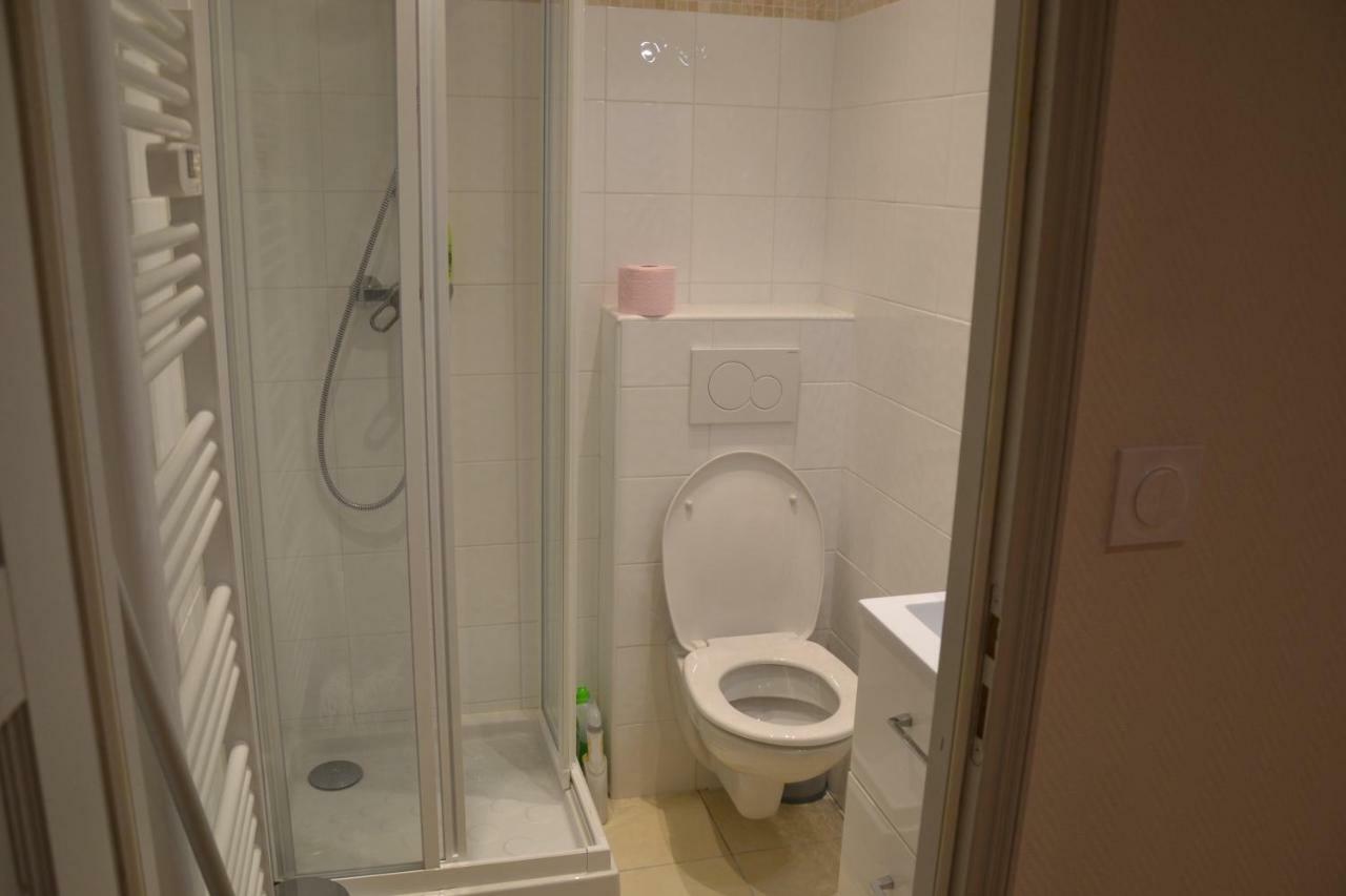 Sur La Colline Apartment Лион Екстериор снимка